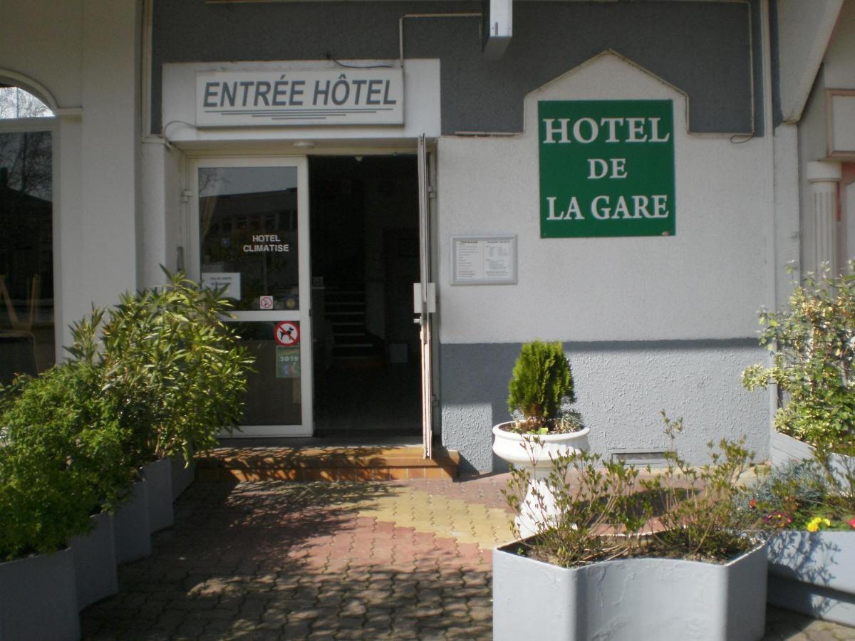 Hotel De La Gare มงต์ลูซง ภายนอก รูปภาพ